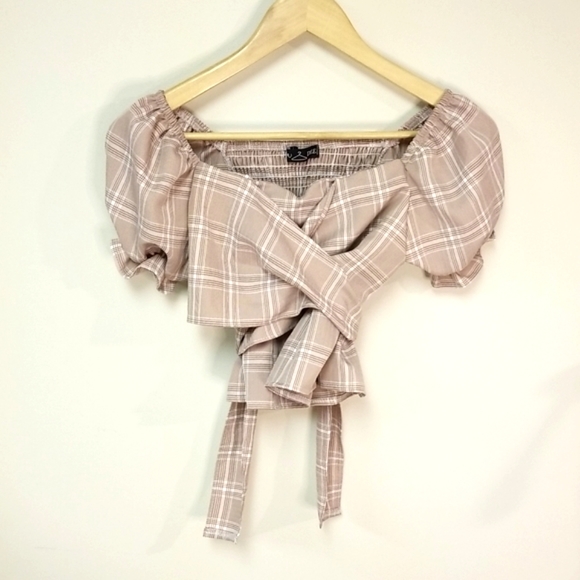 Puff Sleeve Crop Plaid Blouse - Picture 2 of 6